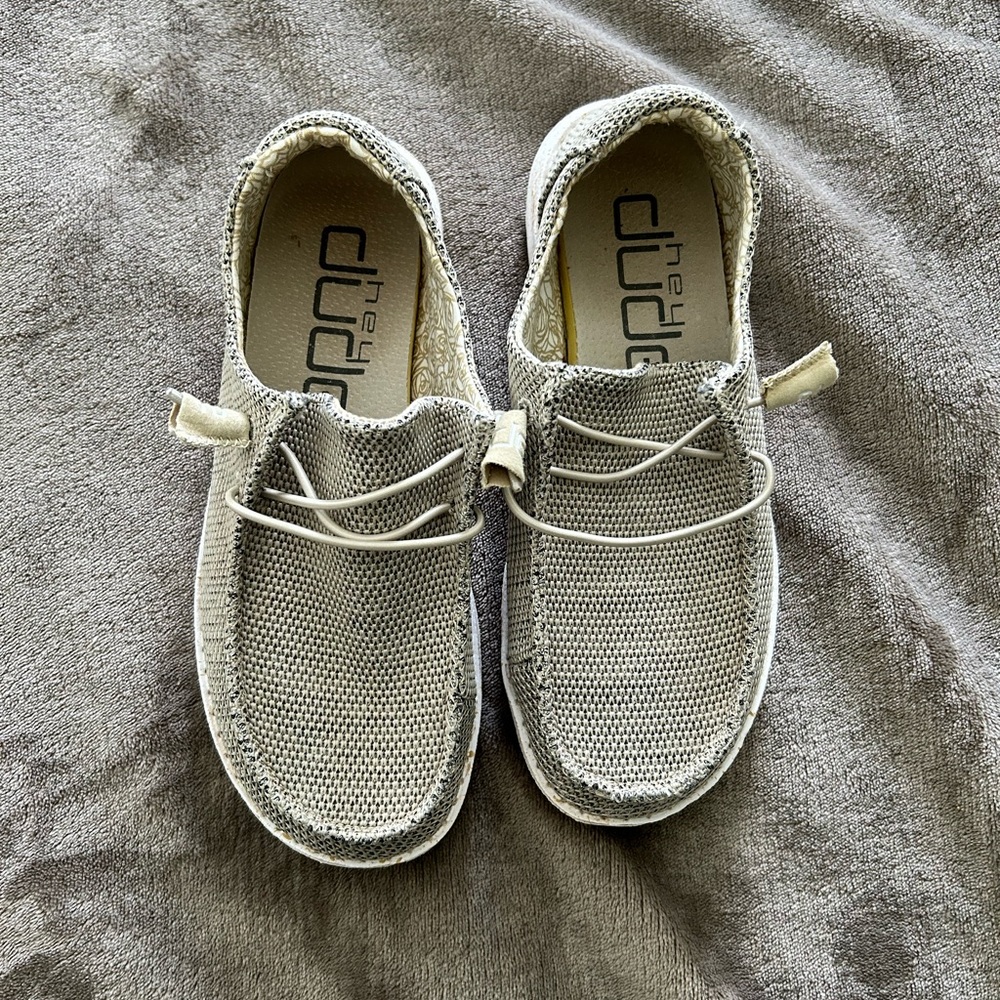 Hey Dudes size 6